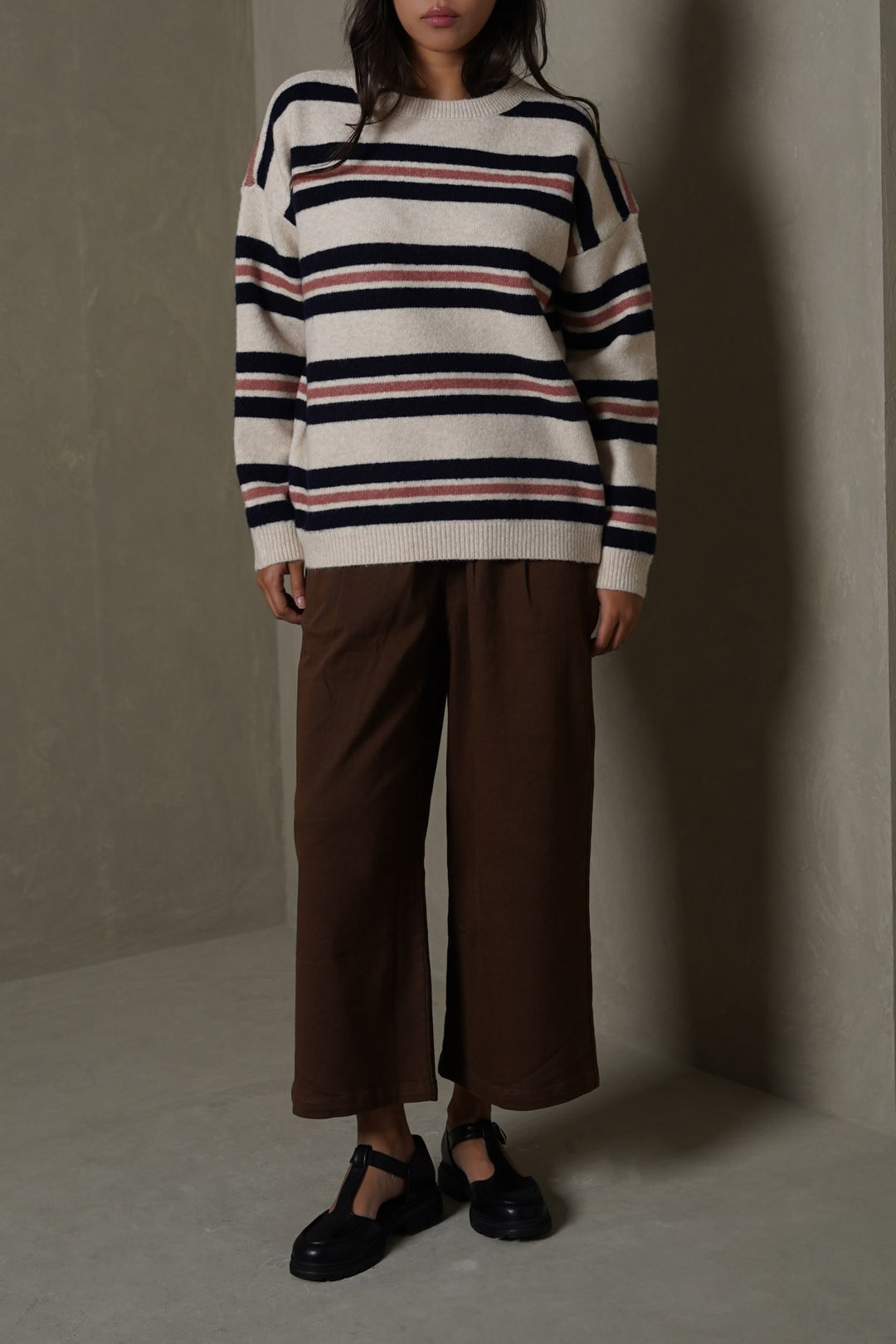 BROWN CROPPED PANTS
