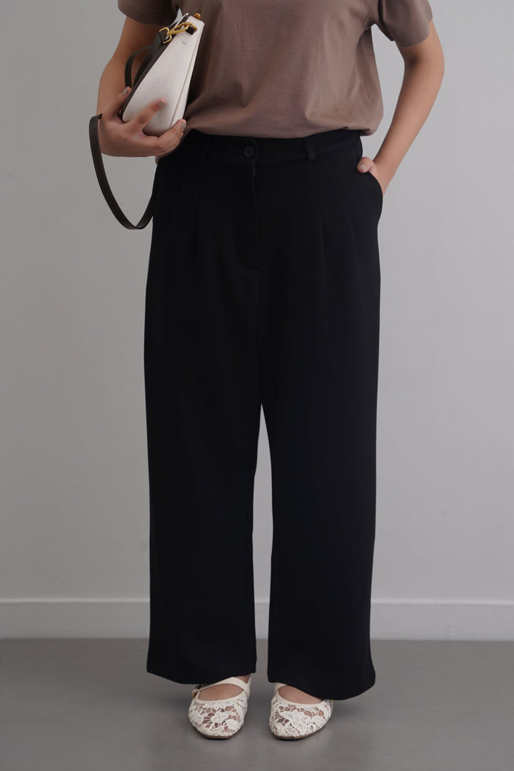 BLACK SIGNATURE CHINOS
