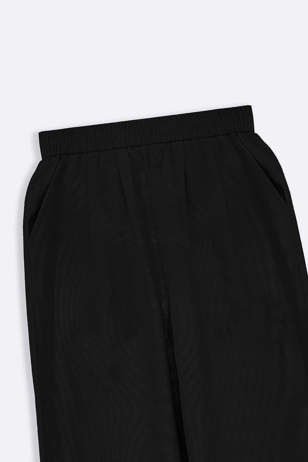 BLACK CROPPED PANTS