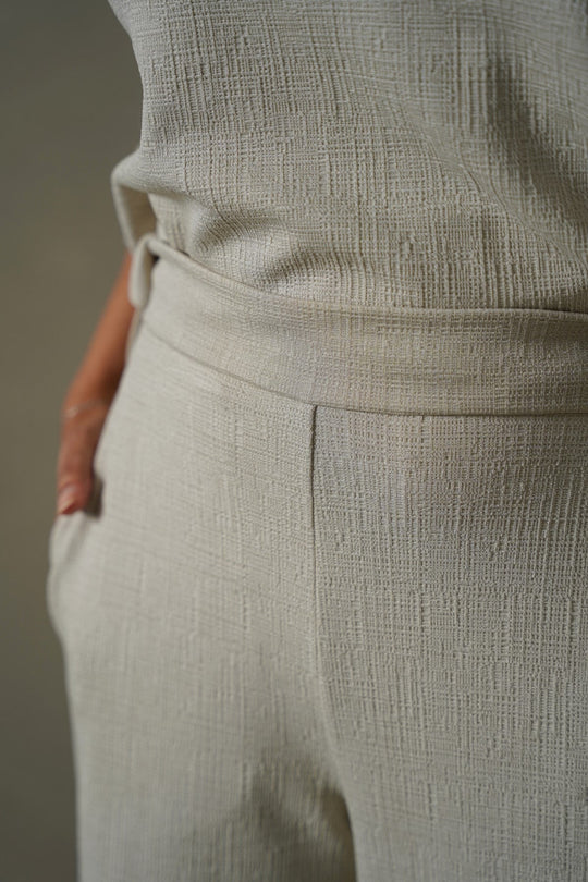 OAT WHITE TEXTURED PANTS