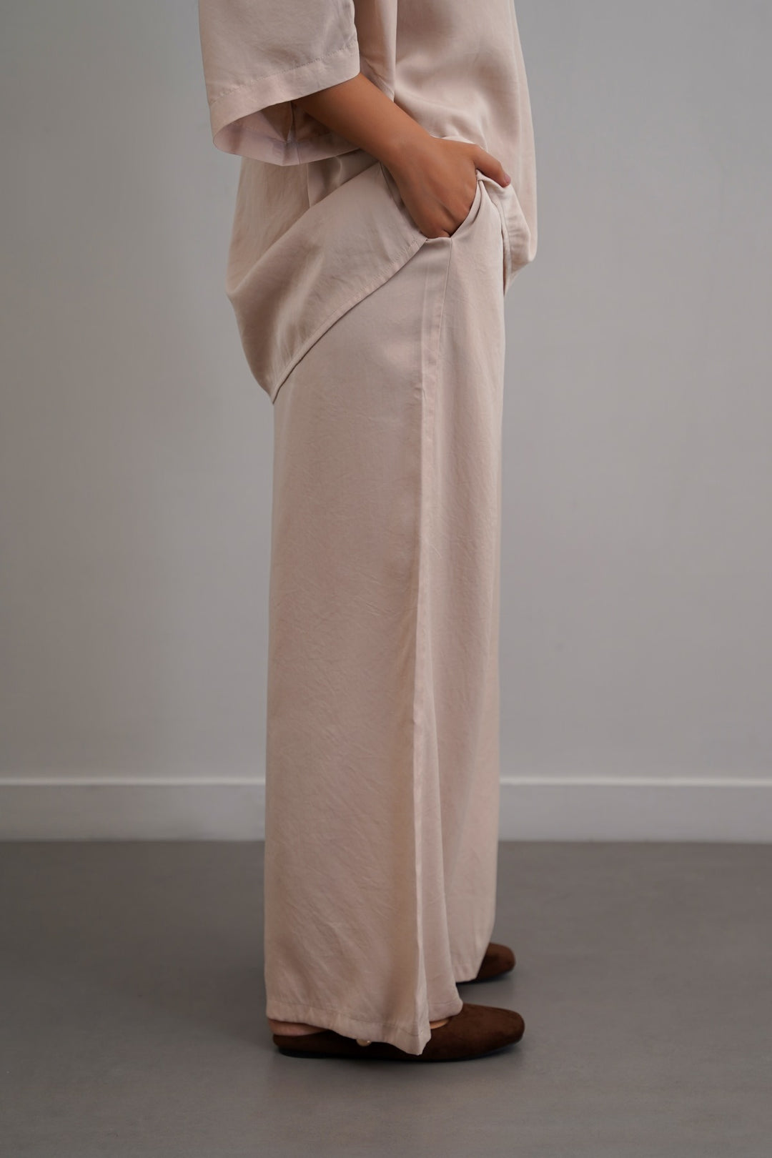 CREAM SLEEK SILK TROUSERS