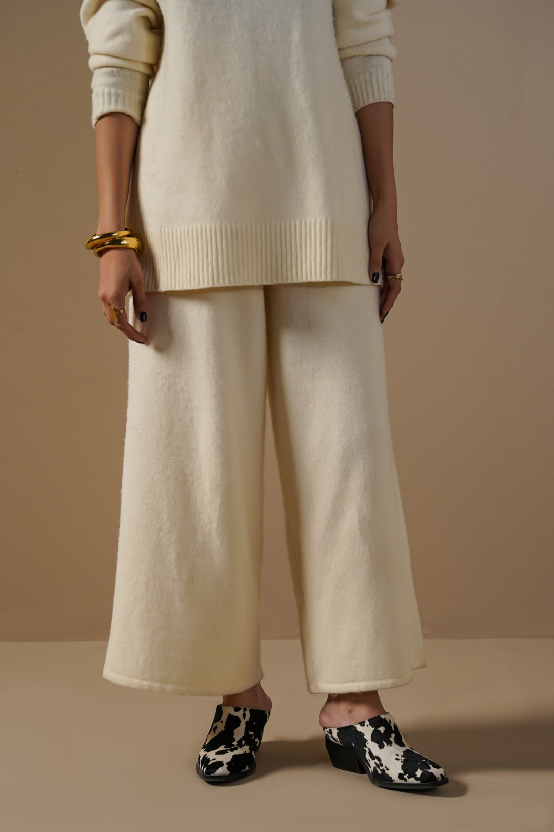 CREAM LOUNGE PANTS