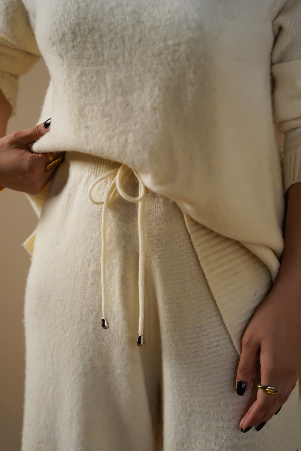 CREAM LOUNGE PANTS