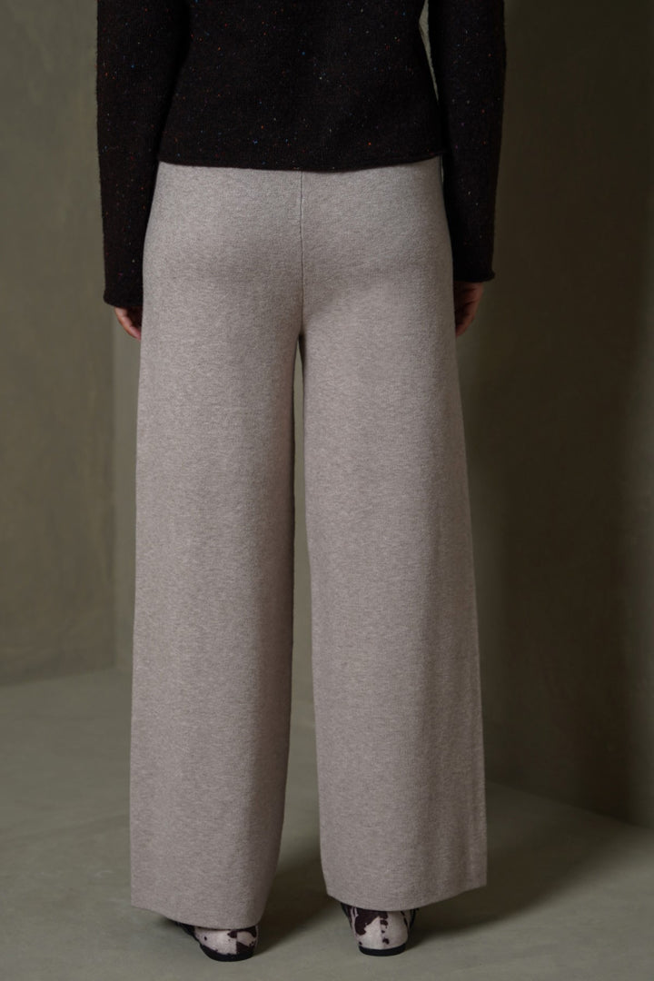 BEIGE WEEKEND LOUNGE PANTS
