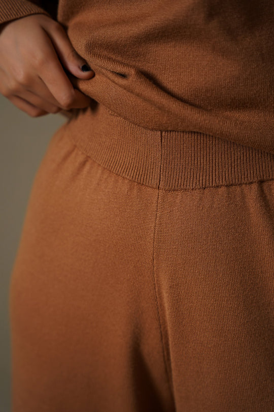 CAMEL FLOWY KNIT TROUSERS
