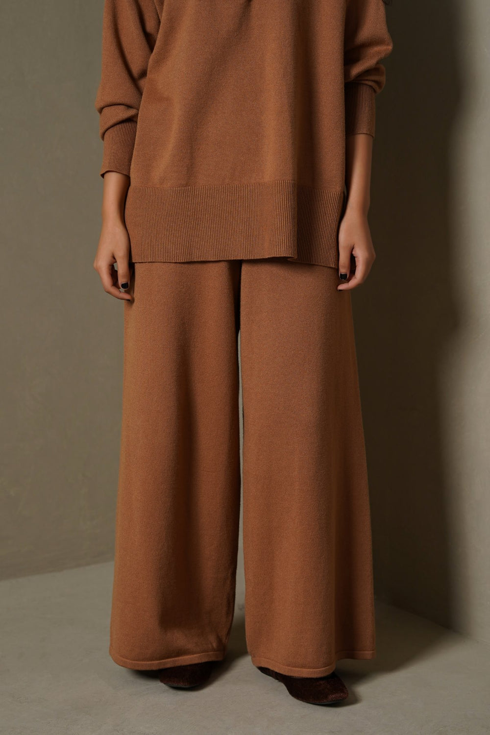 CAMEL FLOWY KNIT TROUSERS