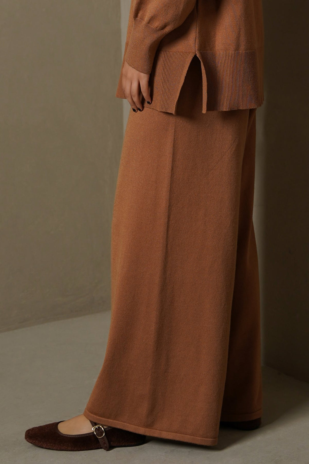 CAMEL FLOWY KNIT TROUSERS