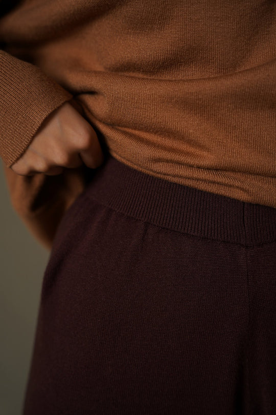 DARK BROWN FLOWY KNIT TROUSERS