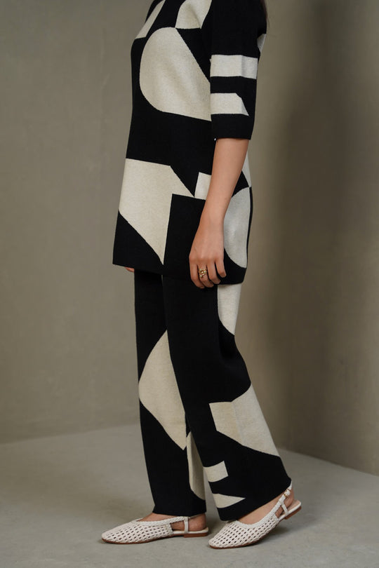 BLACK CREAM COLORBLOCK SWEATER PANTS