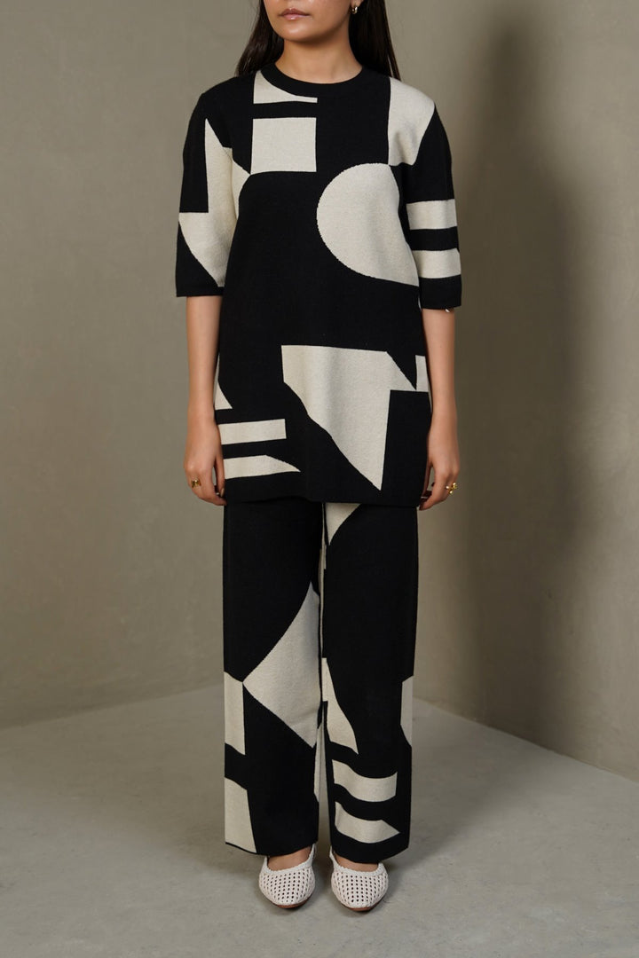 BLACK CREAM COLORBLOCK SWEATER PANTS