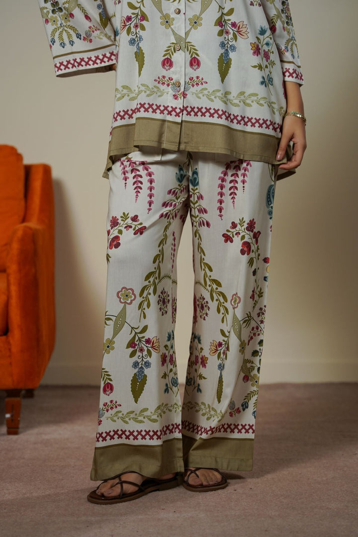 CREAM SPRING HEARTS PANTS