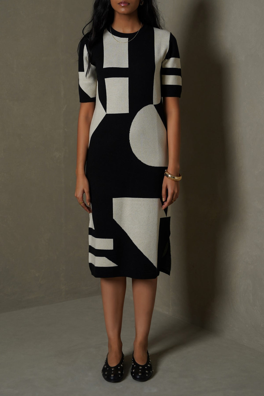 BLACK CREAM COLORBLOCK SWEATER DRESS