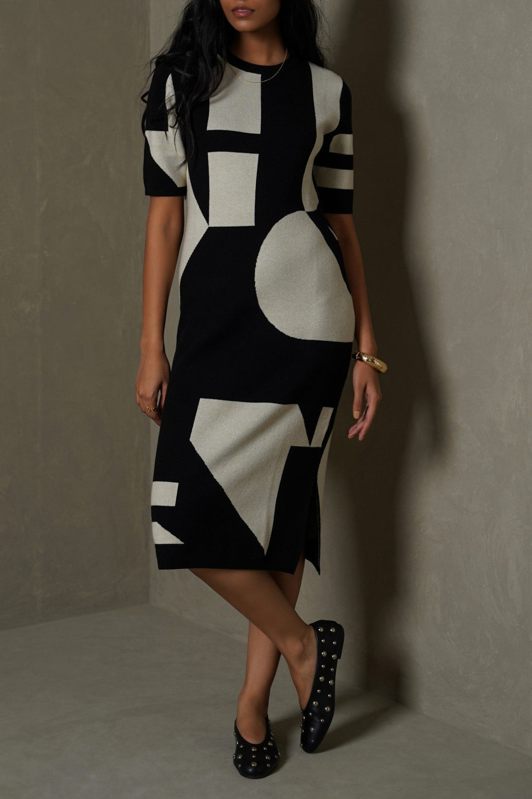 BLACK CREAM COLORBLOCK SWEATER DRESS