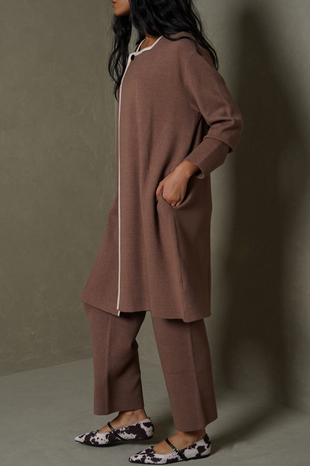 KHAKI DUNE CAPE SWEATER
