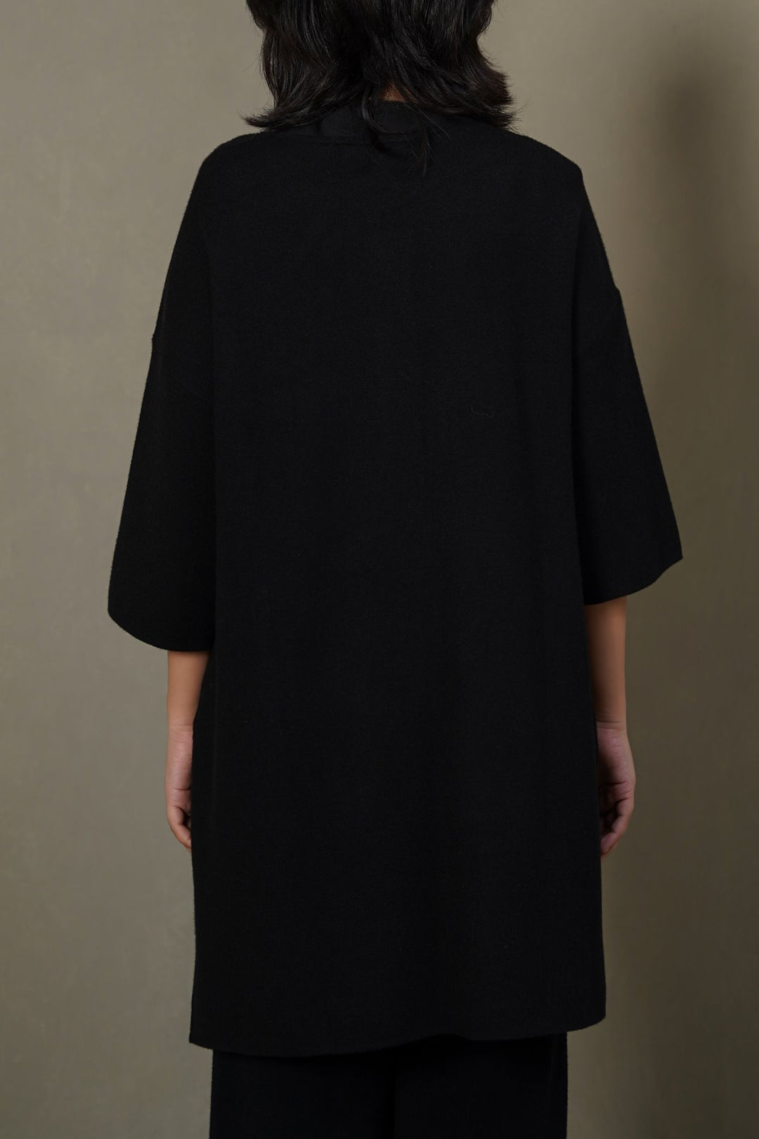 BLACK BUTTON KNIT CARDIGAN