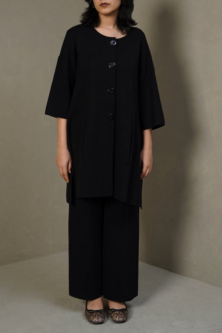 BLACK BUTTON KNIT CARDIGAN