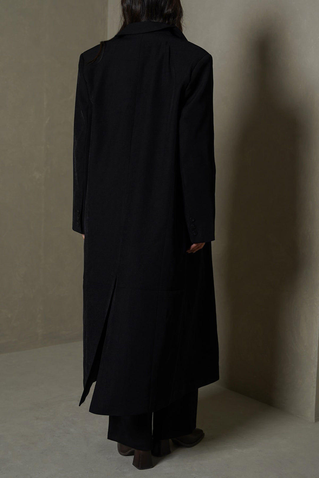 BLACK-EXTRA LONG BLAZER