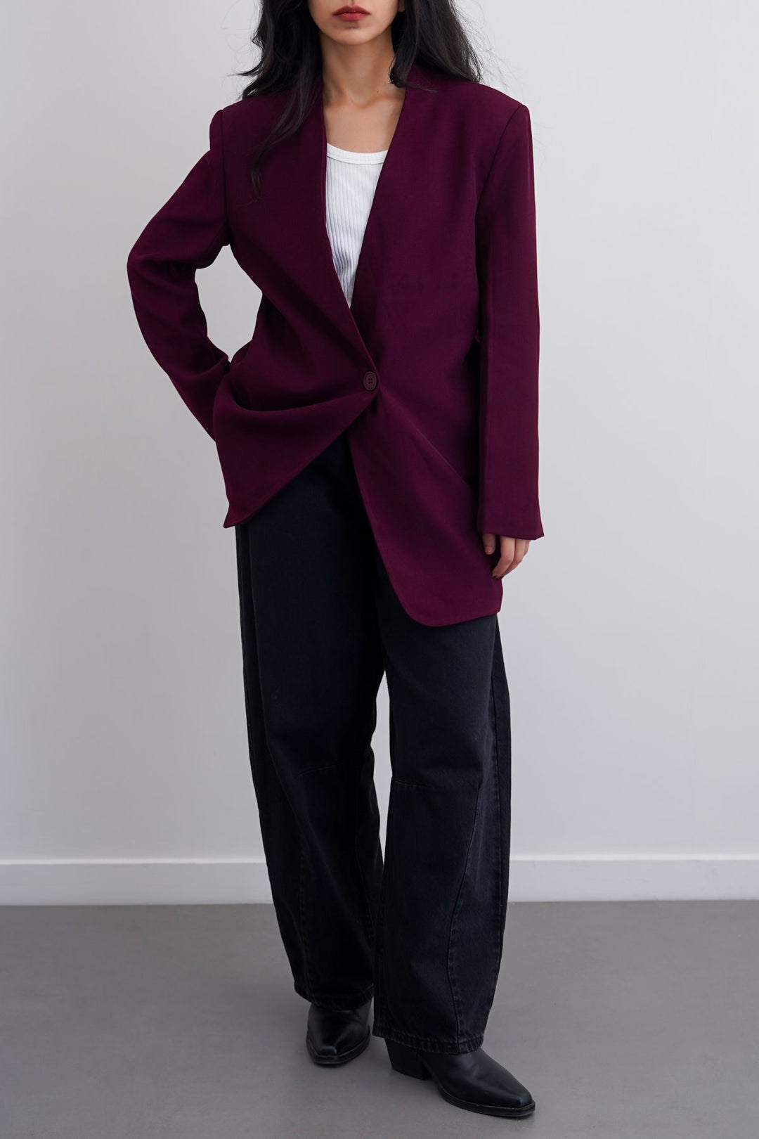 BURGUNDY COLLARLESS BLAZER