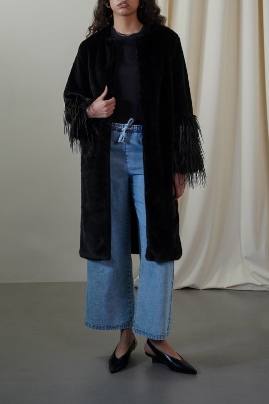 BLACK LONGLINE FEATHERED FUR COAT