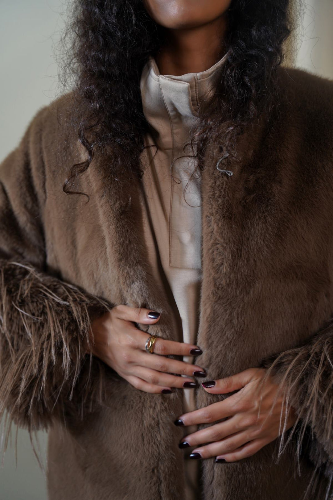 COFFEE LONGLINE FEATHERED FUR COAT