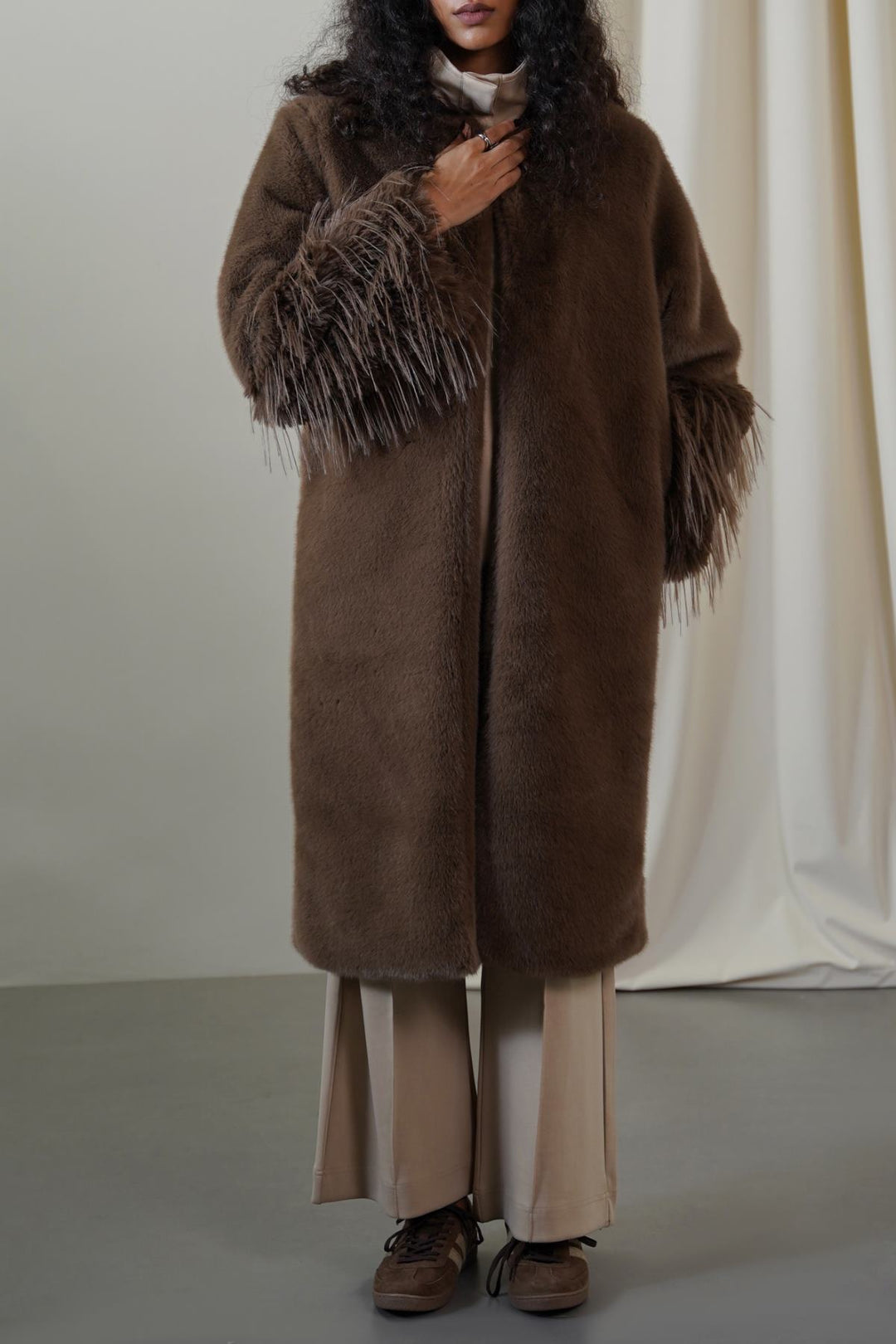 COFFEE LONGLINE FEATHERED FUR COAT