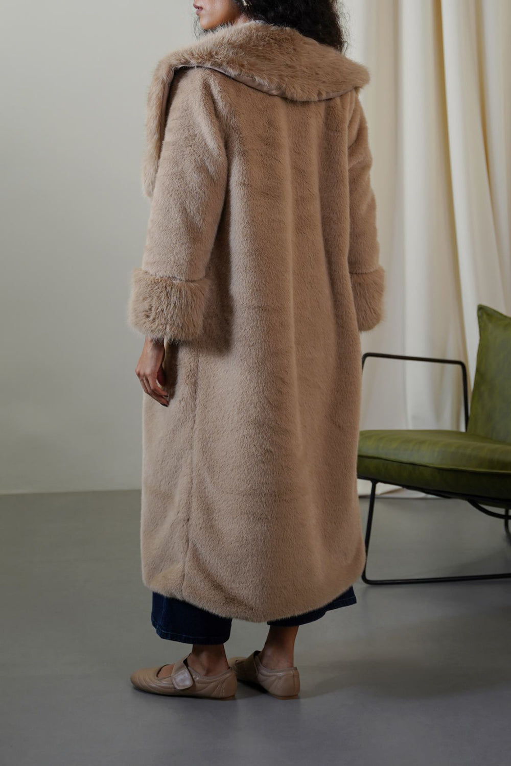 BROWN MOB WIFE FUR COAT