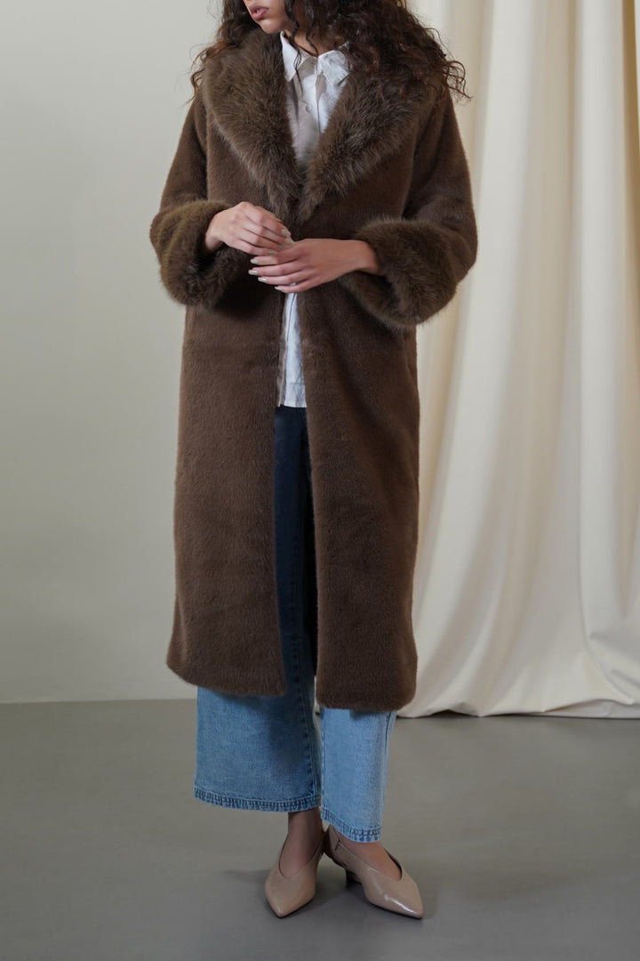 COFFEE MOB WIFE FUR COAT