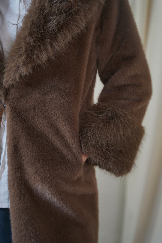 COFFEE MOB WIFE FUR COAT