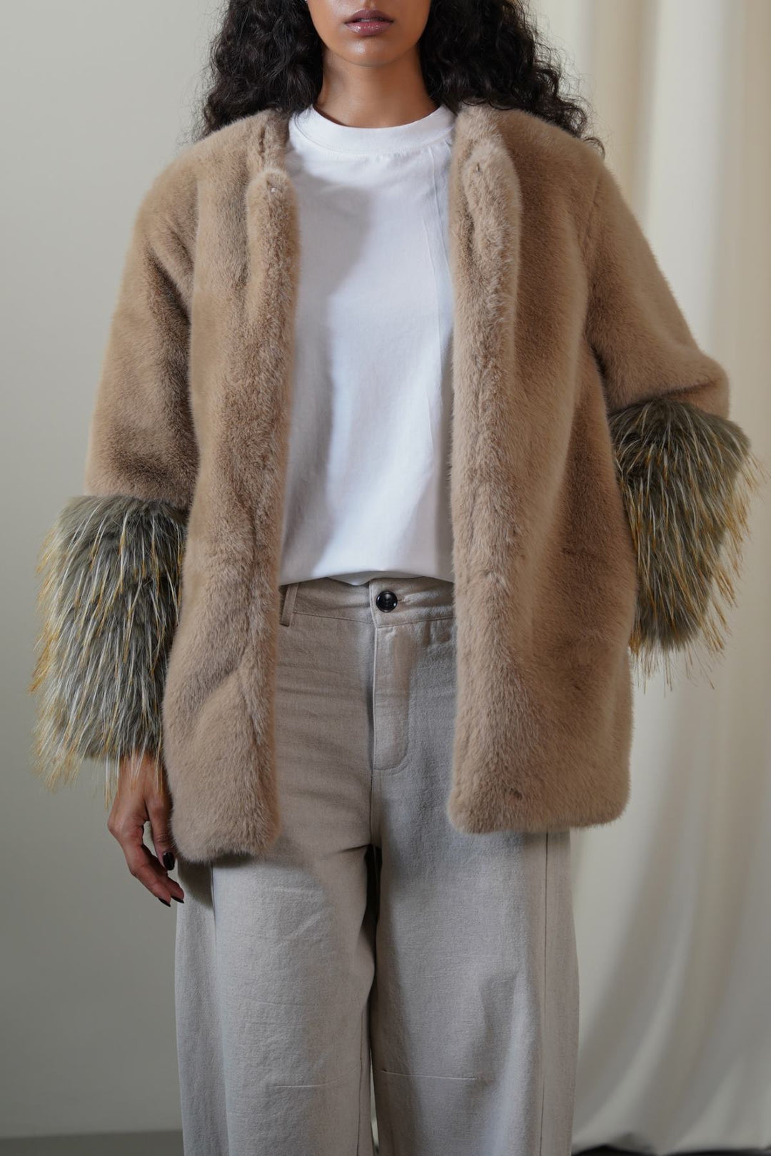 KHAKI MIDI FEATHERED FUR COAT