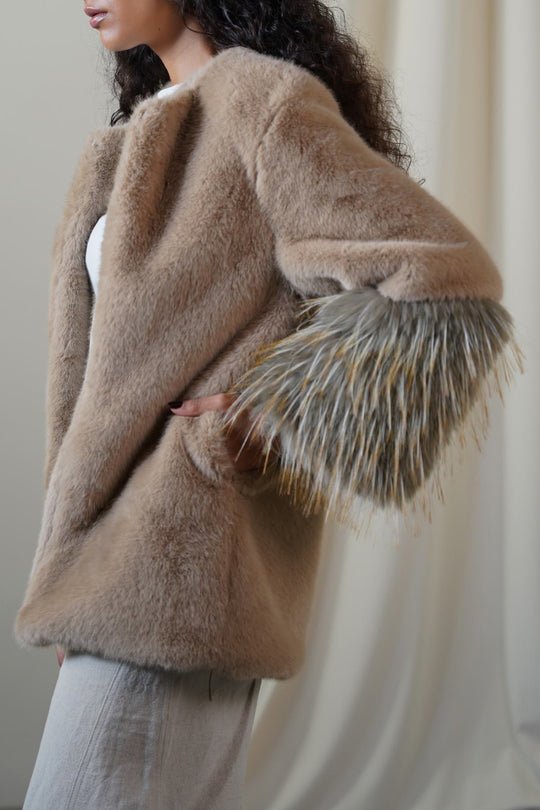 KHAKI MIDI FEATHERED FUR COAT