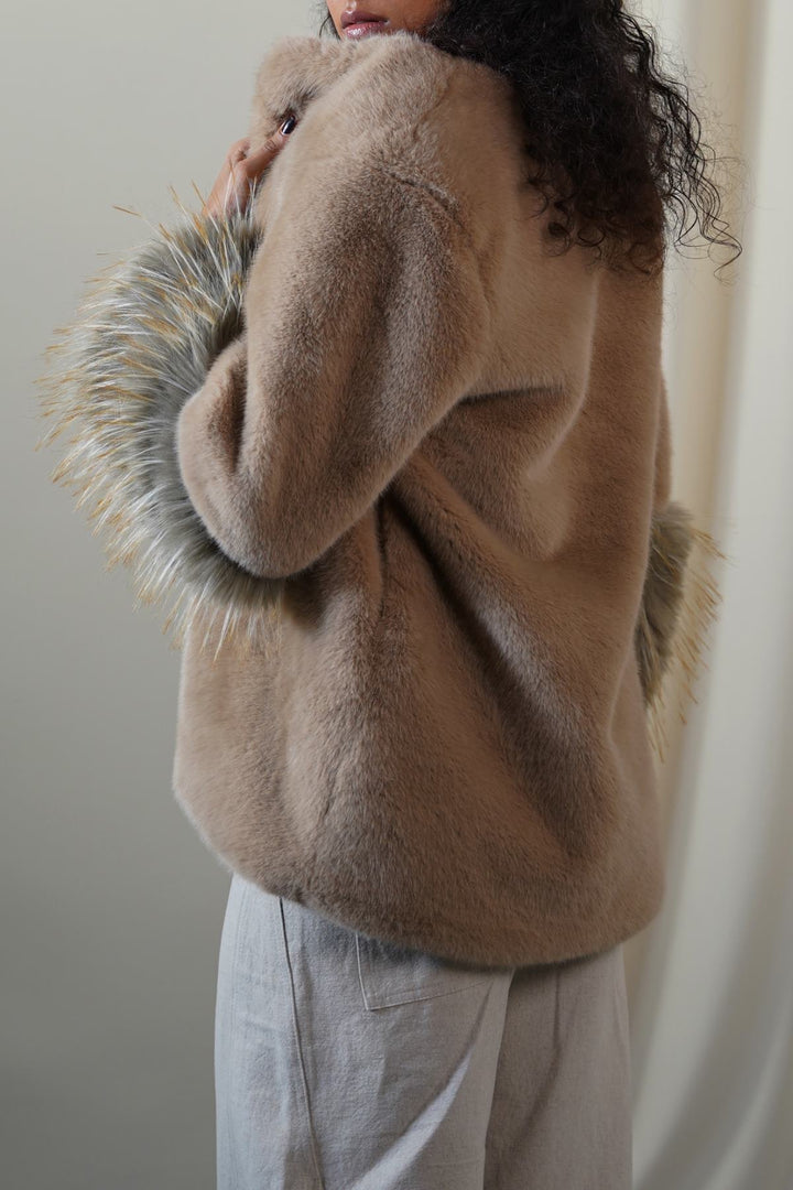 KHAKI MIDI FEATHERED FUR COAT