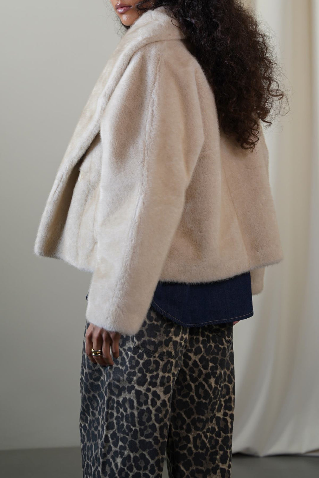 OFF WHITE SHORT WRAP FUR JACKET