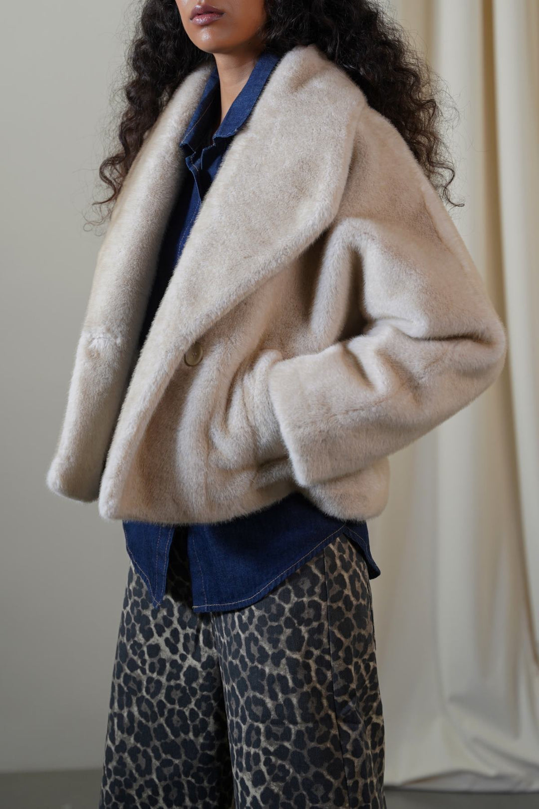 OFF WHITE SHORT WRAP FUR JACKET