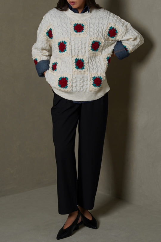 CREAM ROSE CROCHET SWEATER