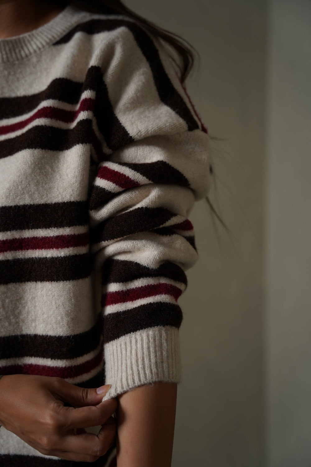 WHITE BROWN CAMPUS STRIPE SWEATER