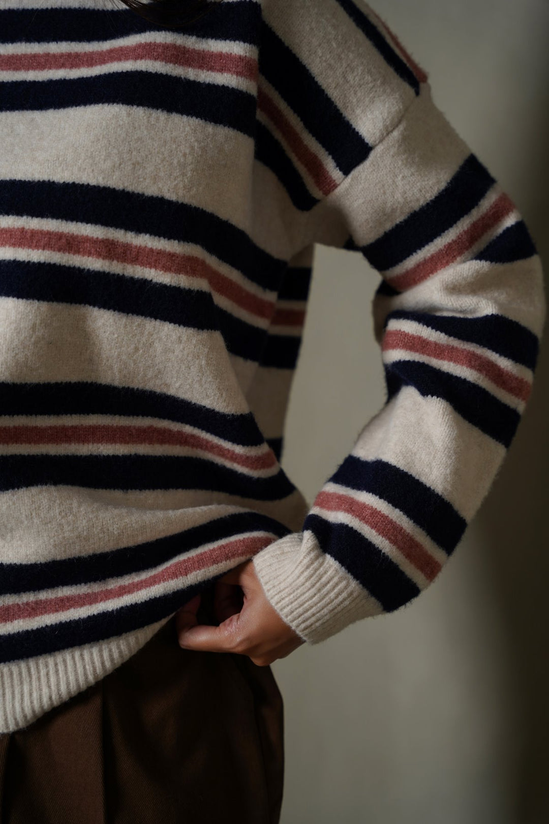 WHITE NAVY CAMPUS STRIPE SWEATER