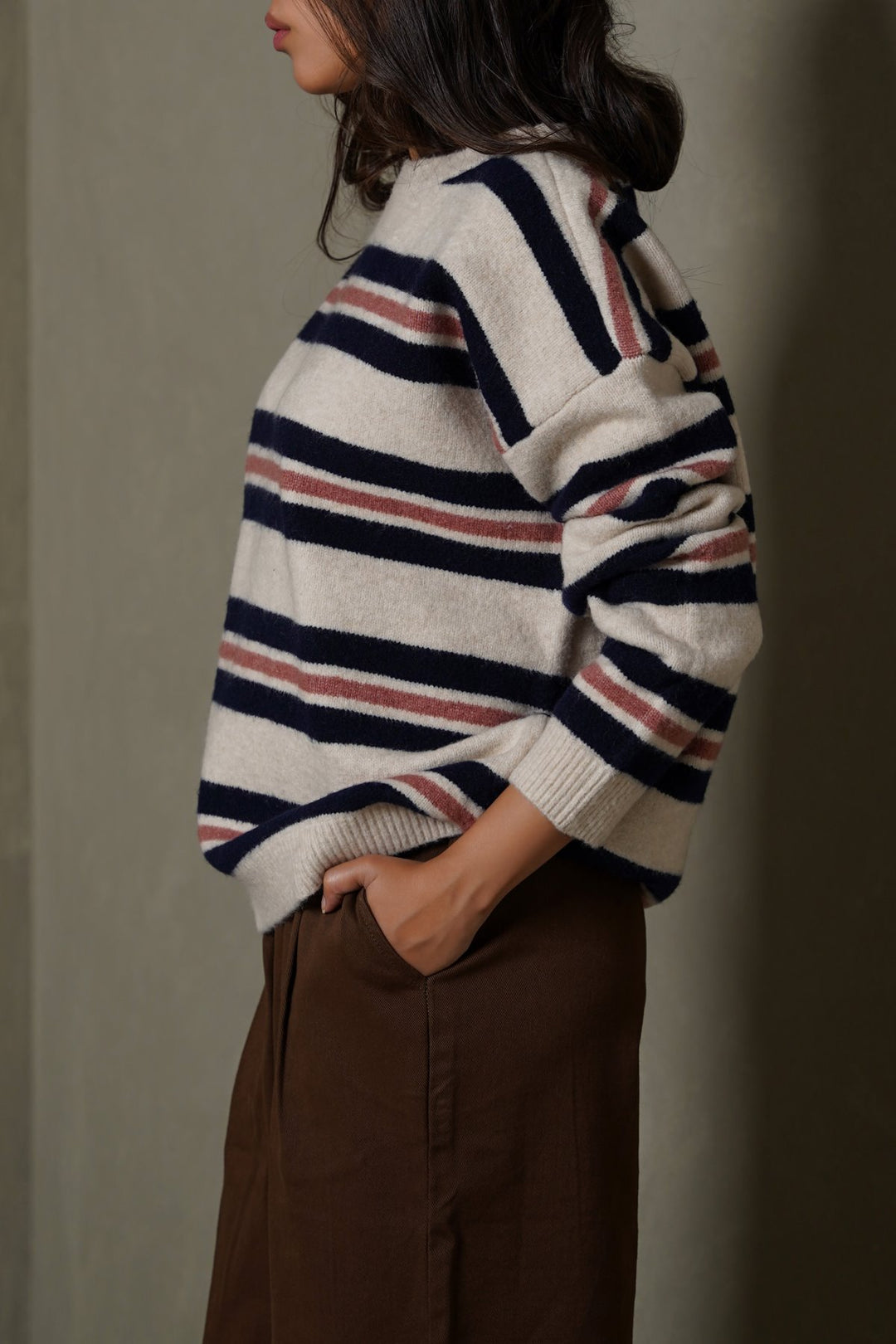 WHITE NAVY CAMPUS STRIPE SWEATER