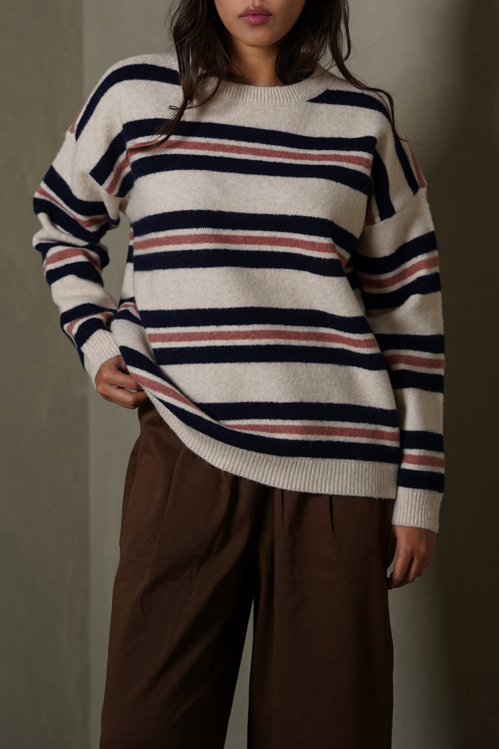 WHITE NAVY CAMPUS STRIPE SWEATER