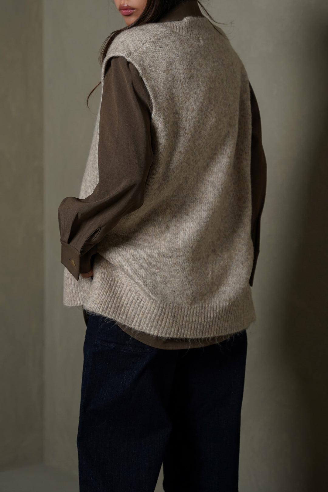 BEIGE V-NECK SWEATER VEST