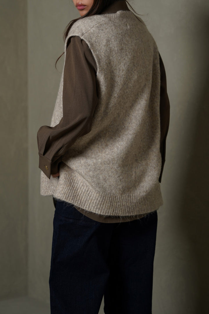 BEIGE V-NECK SWEATER VEST