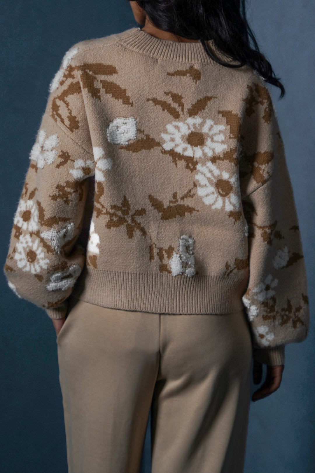 BEIGE AUTUMN SHORT CARDIGAN