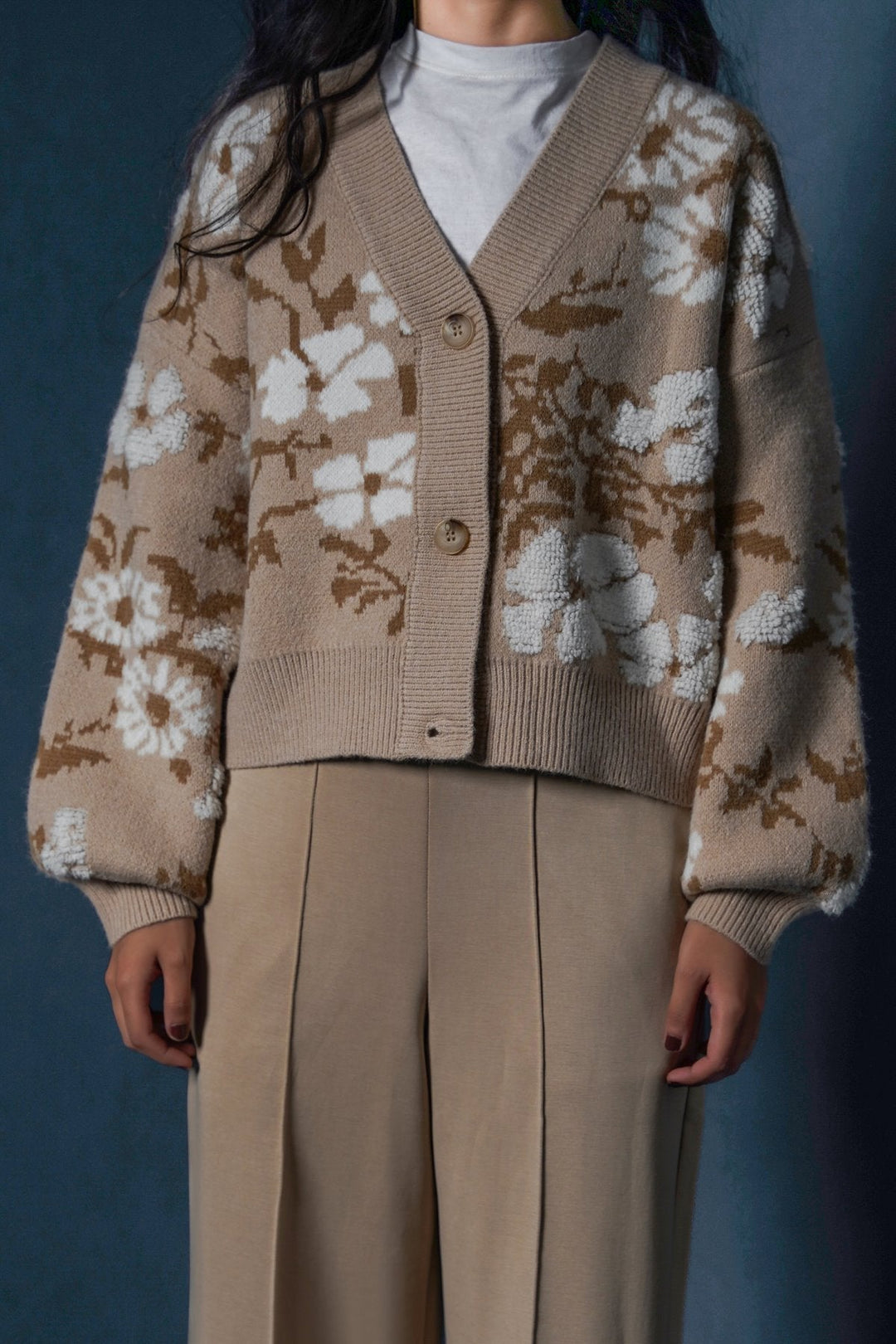 BEIGE AUTUMN SHORT CARDIGAN