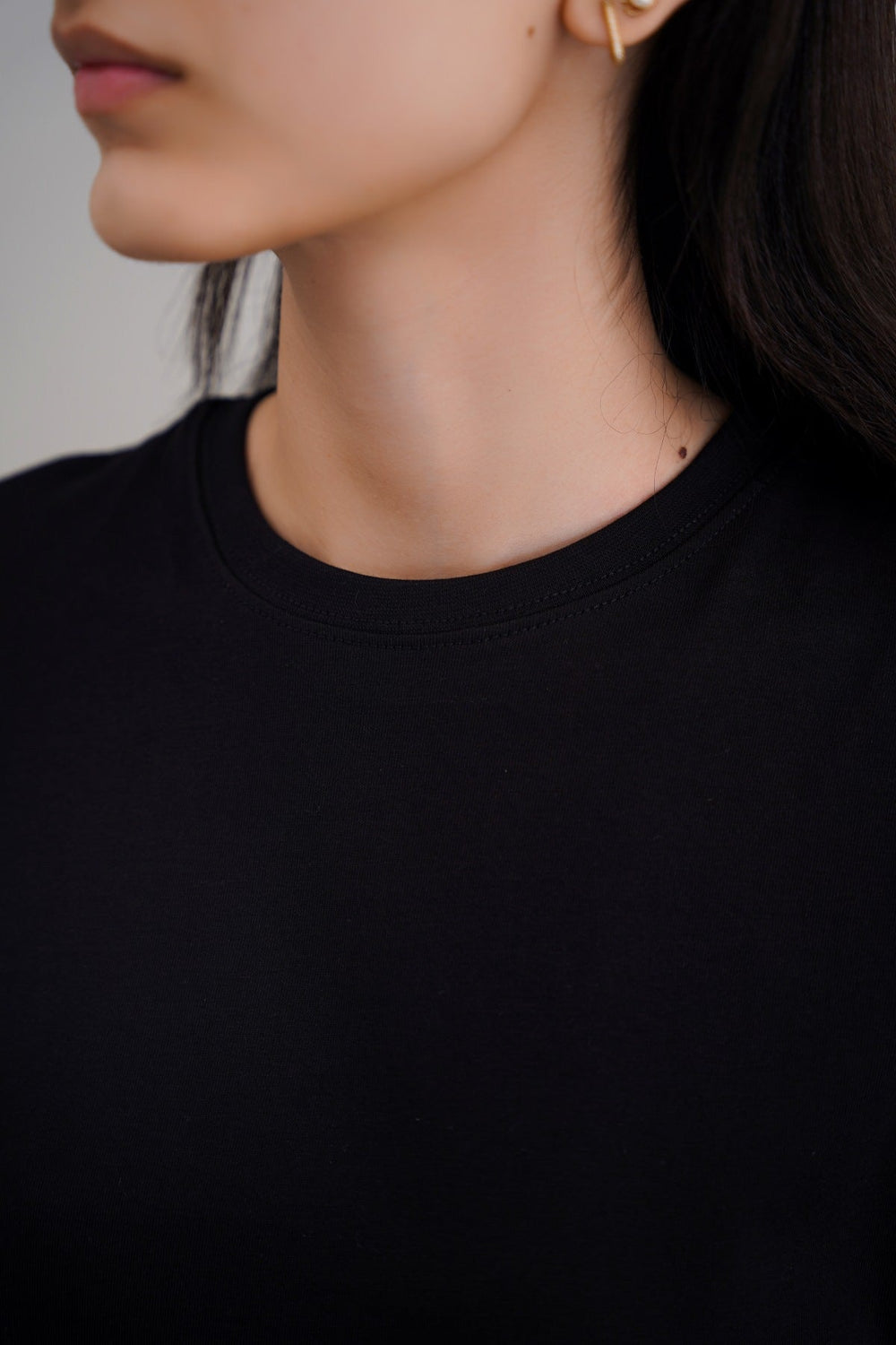 BLACK REGULAR CLASSIC TEE