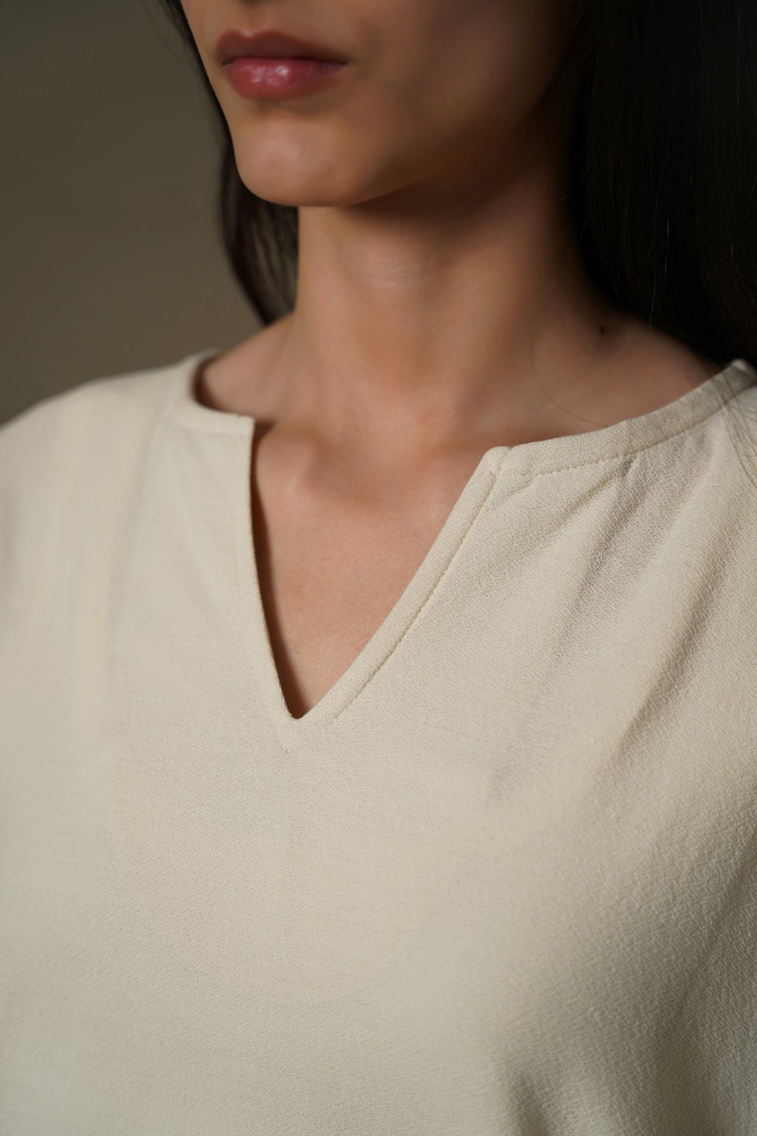 IVORY CREPE COASTAL TEE