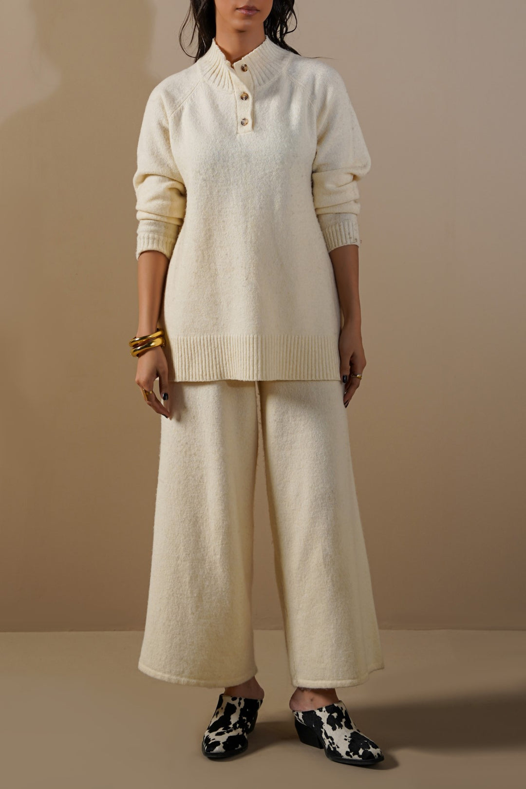CREAM HENLEY RIBBED PULLOVER