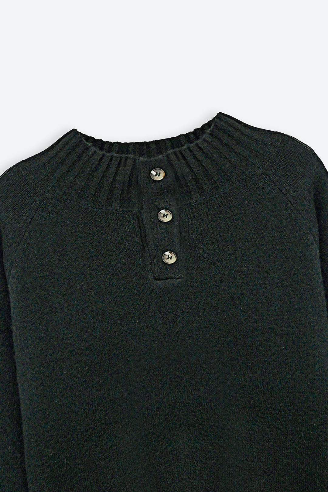 HENLEY RIBBED PULLOVER