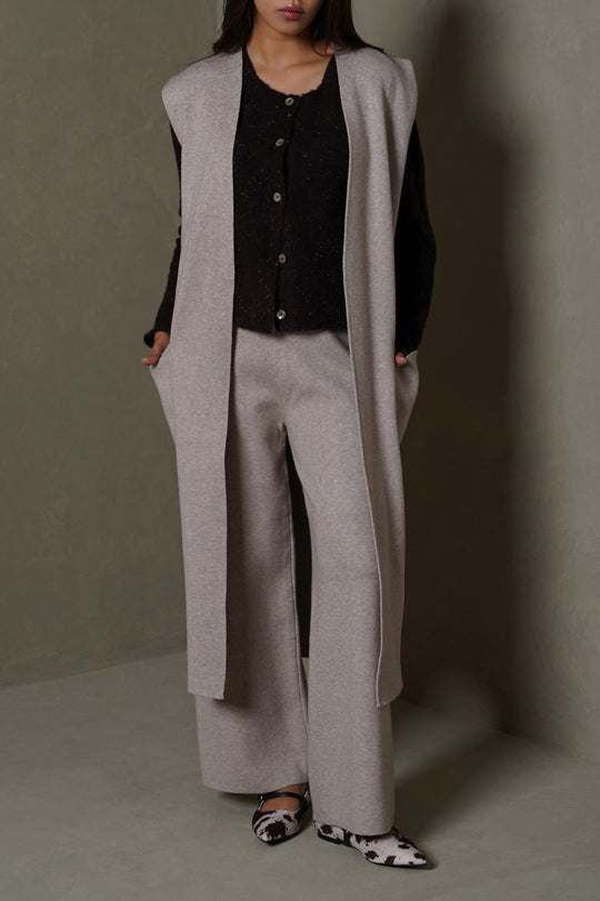 BEIGE WEEKEND SLEEVELESS CARDIGAN