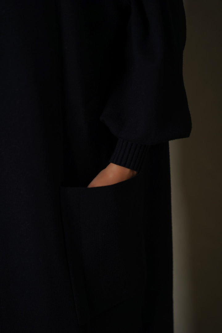 BLACK WEEKEND SLEEVELESS CARDIGAN