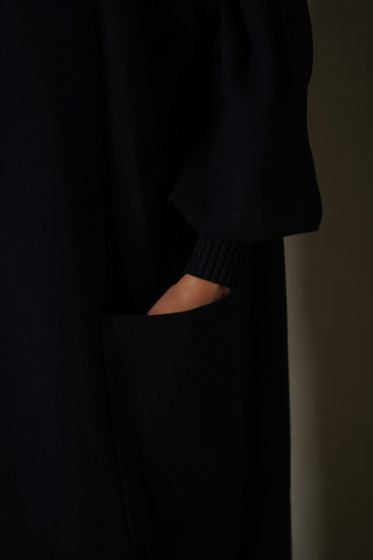 BLACK WEEKEND SLEEVELESS CARDIGAN