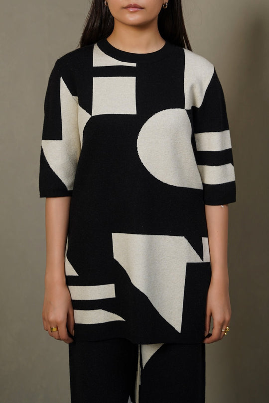 BLACK CREAM COLORBLOCK SWEATER